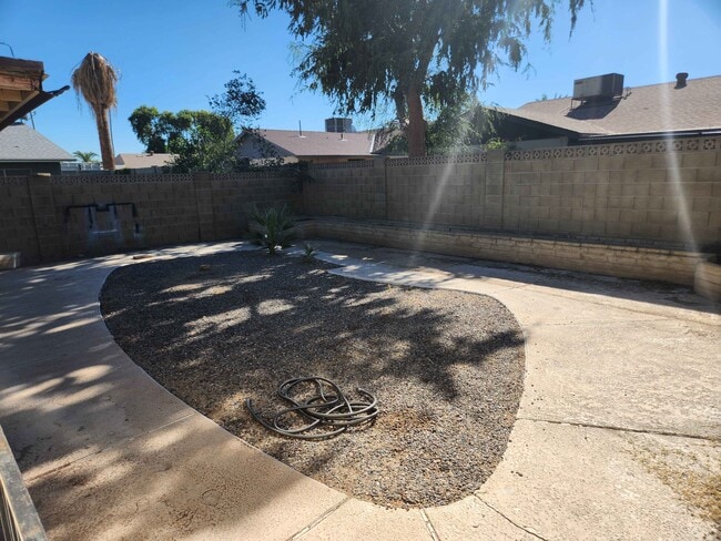 Building Photo - 4715 W Cheryl Dr