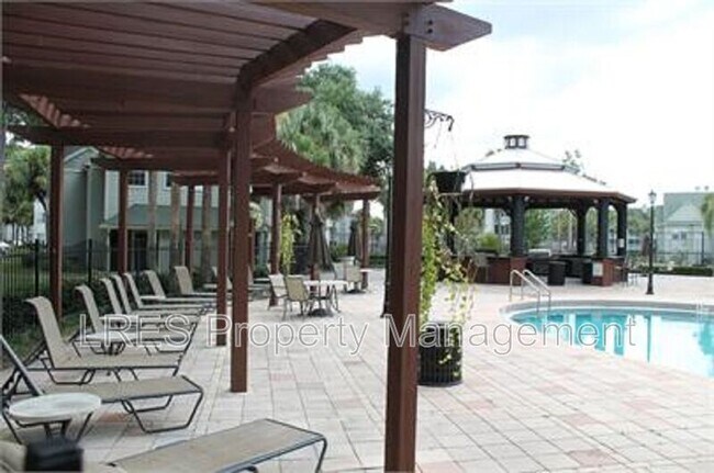 Building Photo - 5992 Westgate Dr