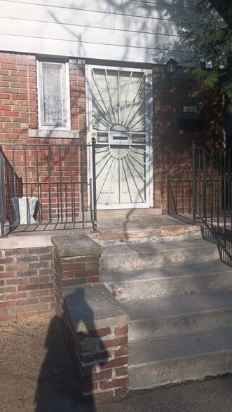 Building Photo - 15062 Cruse St