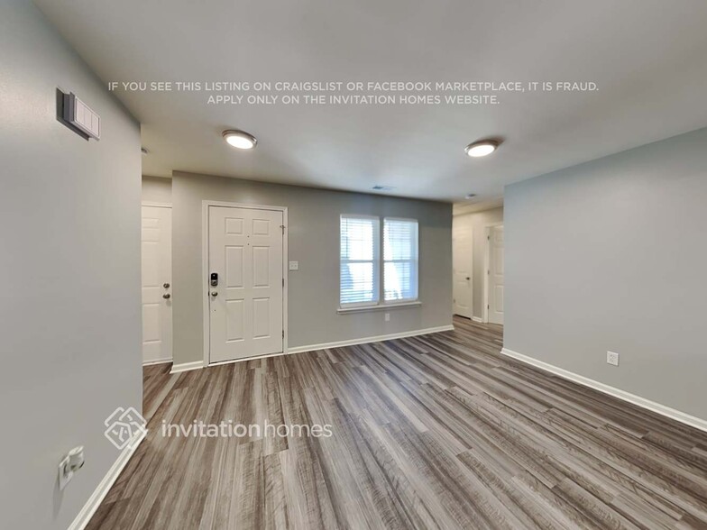 Building Photo - 3316 Continental Dr