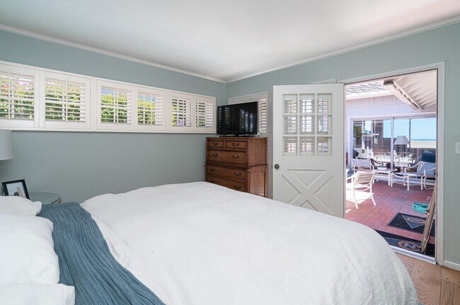 Building Photo - Winter Lease in Exclusive Peninsula Point ...