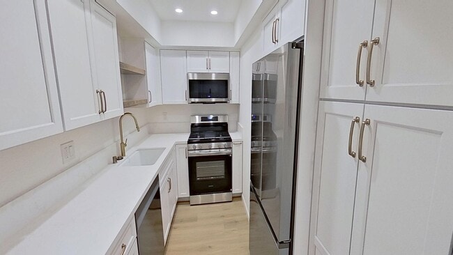 Building Photo - 1 bed/ 1 bath Condo in Goleta-Eucalyptus Grove HOA