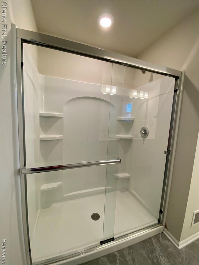 Building Photo - 22490 Woodbridge Ln