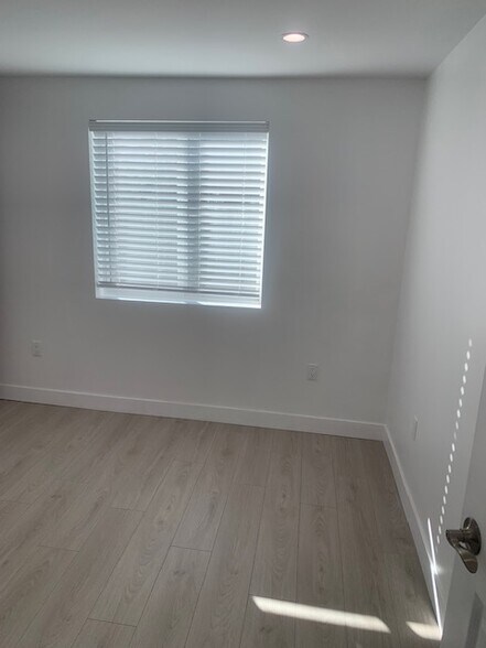 Bedroom - 11519 Balboa Blvd