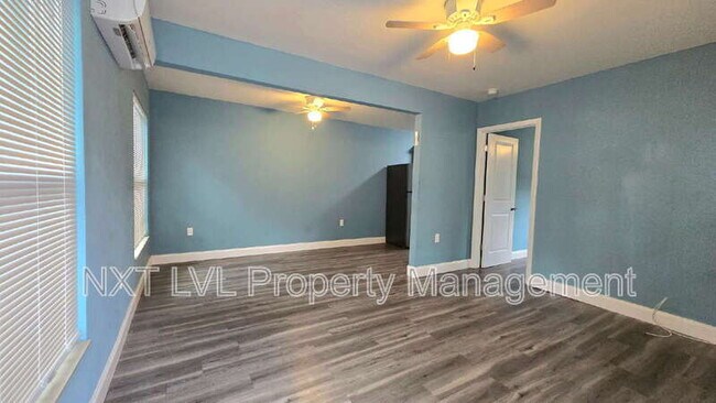 Building Photo - 240 W Mariana Ave