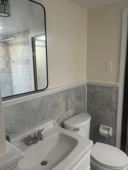 Building Photo - 582 Saint Marks Ave