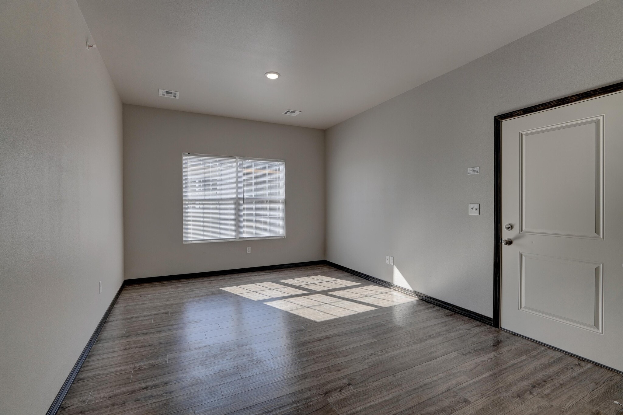 Building Photo - 2425 S Jackson Ave