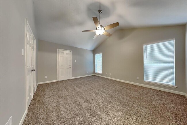 Building Photo - 48 N High Oaks Cir