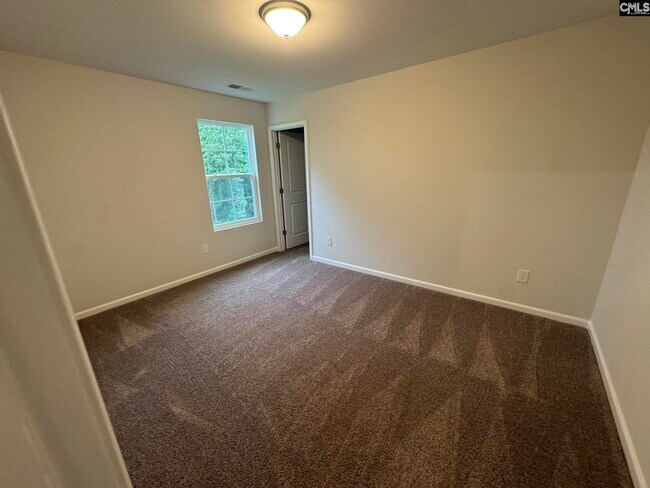 Building Photo - 3026 Hallsdale Dr