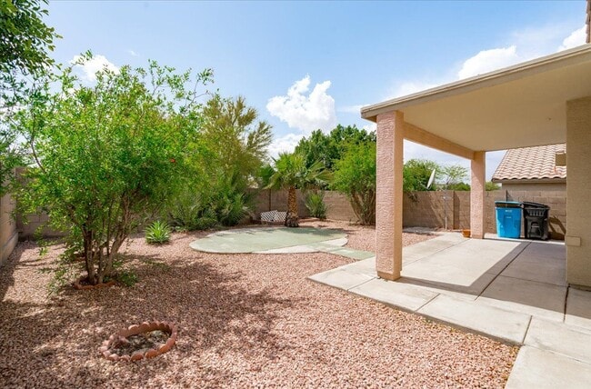 Building Photo - 6349 W Desert Hollow Dr