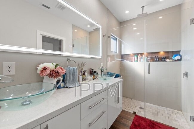 Building Photo - 30816 Muraya St