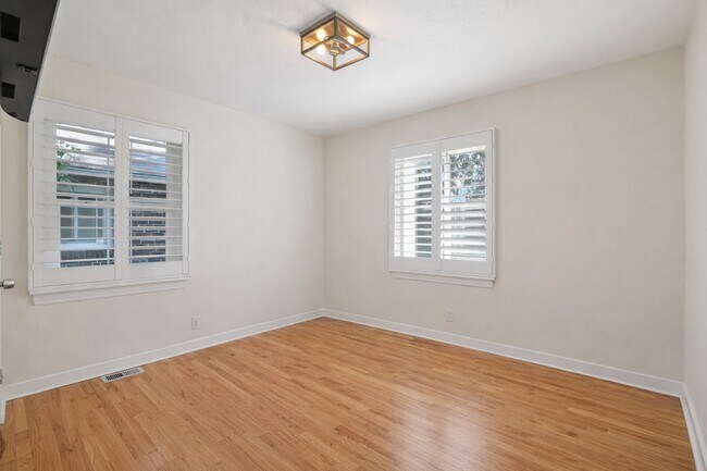 Building Photo - 1416 Willow St