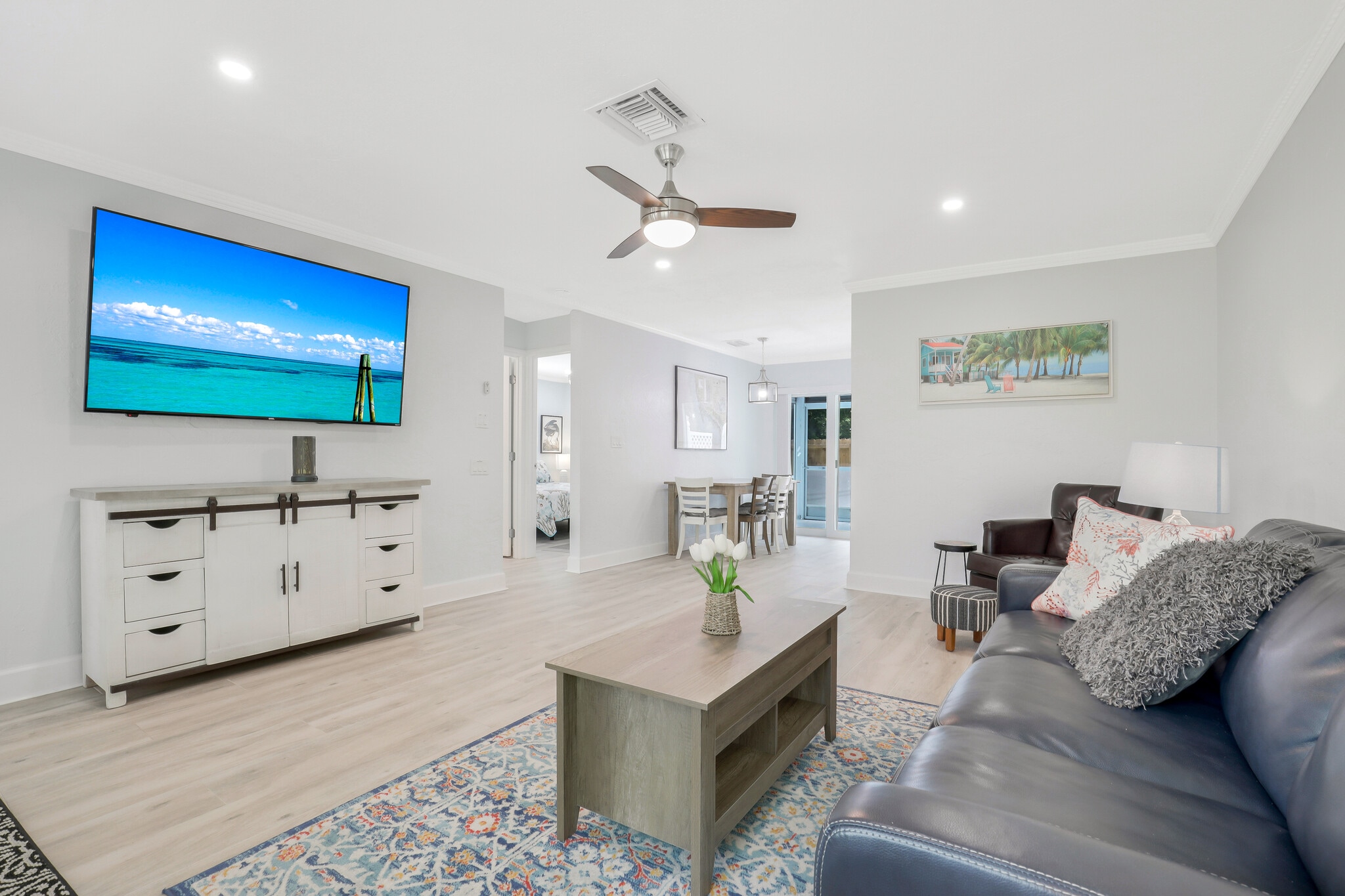 Living Area - 2529 Linwood Ave