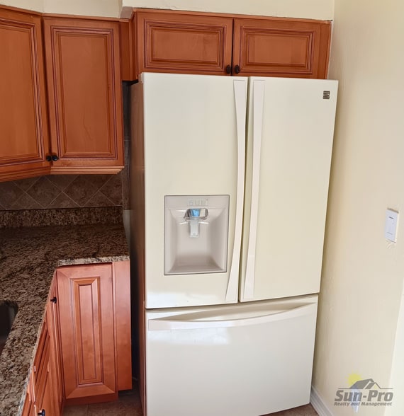 Building Photo - 619 Hudson St