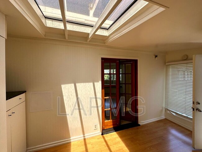 Building Photo - 2434 Echo Park Ave