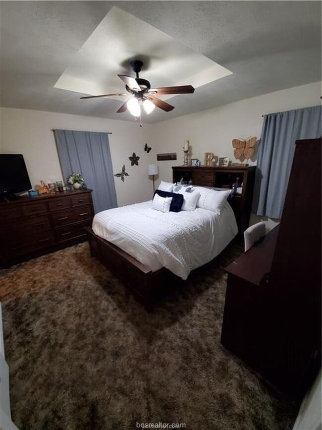 Building Photo - College Station - 3 bedroom /3 bath HOUSE Near TAMU!