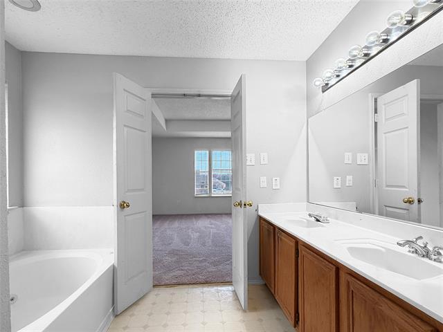 Building Photo - 204 Patton Dr