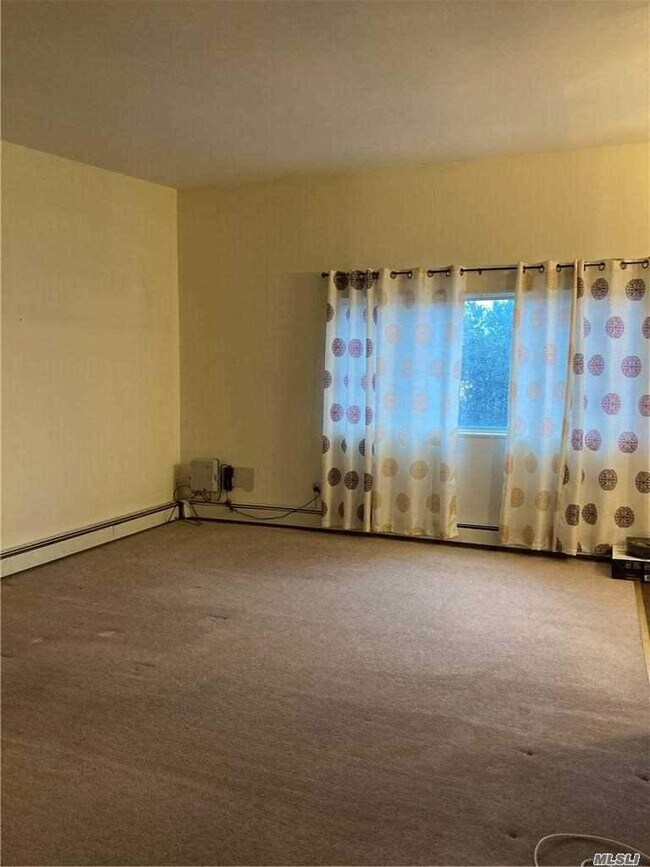 Building Photo - 265 N Newbridge Rd