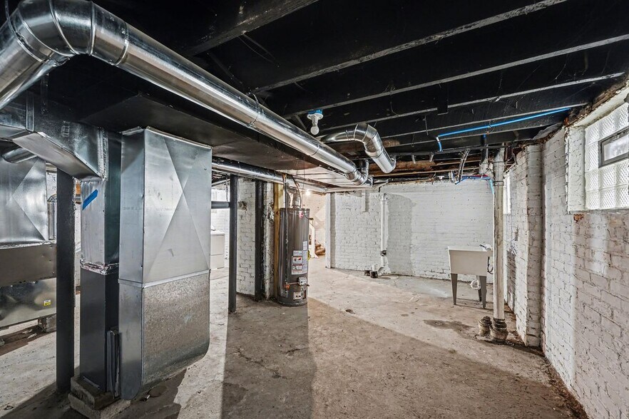 Building Photo - 3226 Carter St