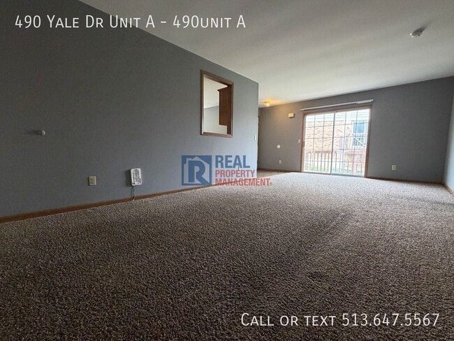 Building Photo - 490 Yale Dr