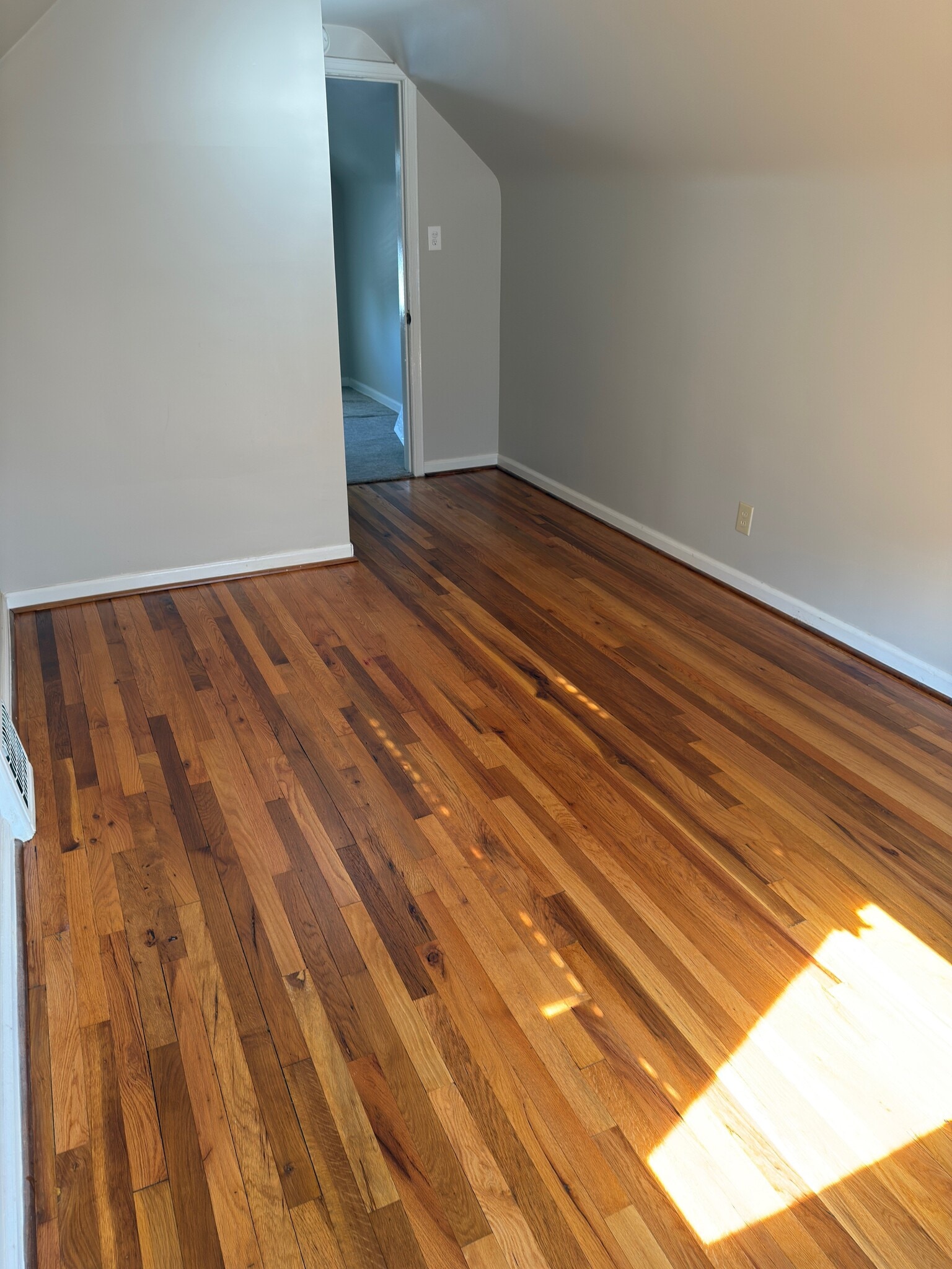 Upstairs bedroom - 707 Ford Blvd