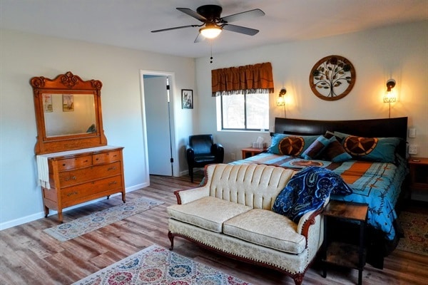 Building Photo - 7265 N Bridle Path