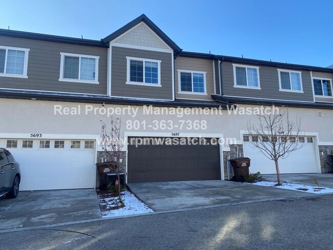 Building Photo - Beautiful 3 Bed, 4 Bath Townhome with 2-ca...