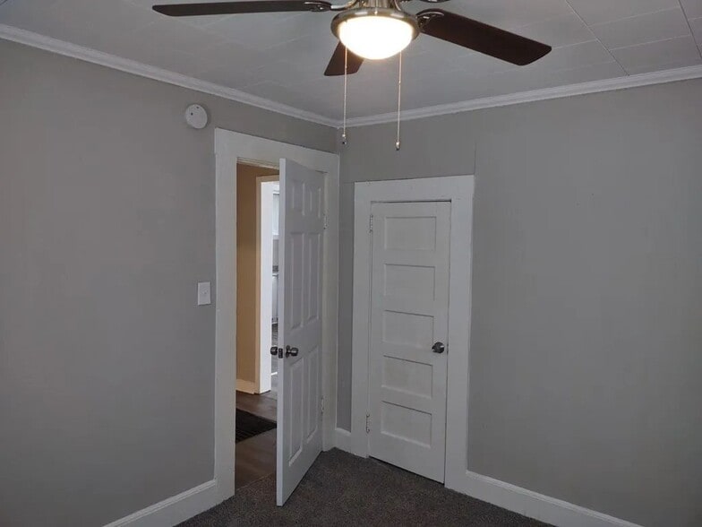 Building Photo - 513 Alford St