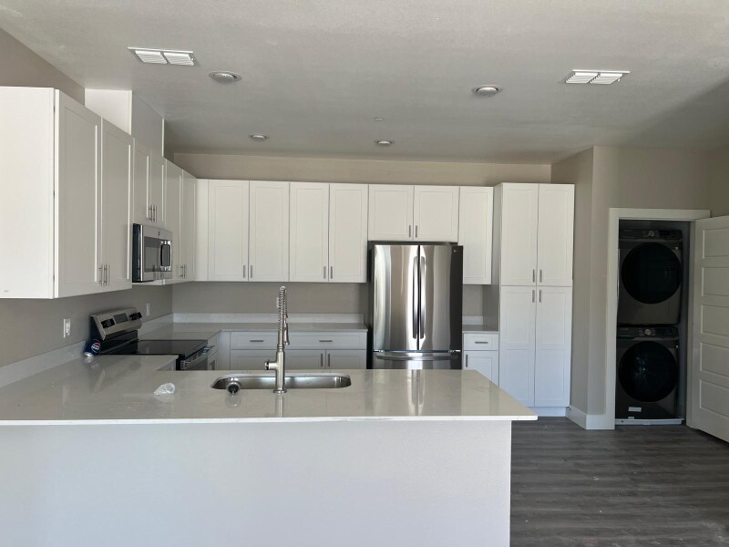 Building Photo - 405 Richlands way