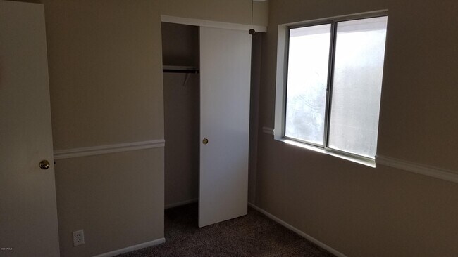 Building Photo - 12214 N 41st Dr