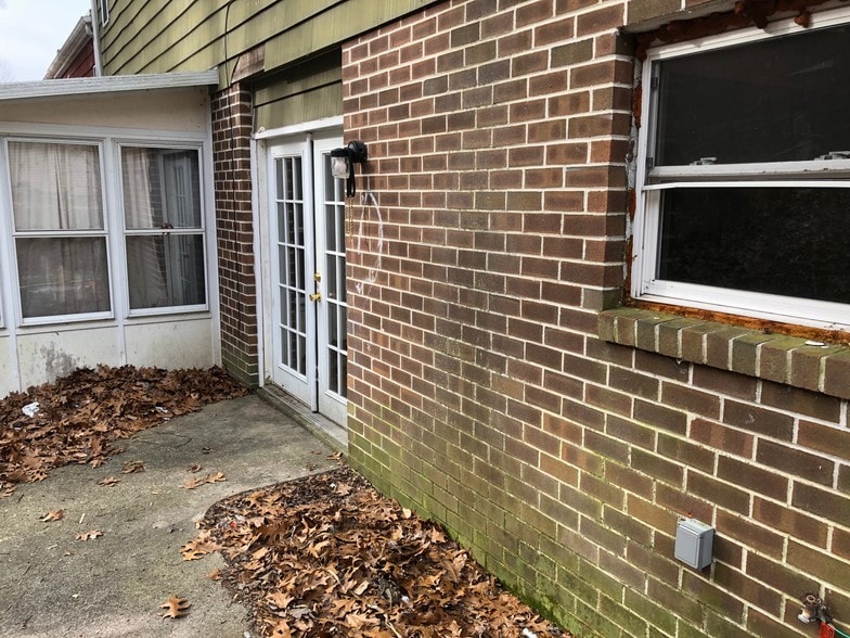Building Photo - 1214 Fox Run