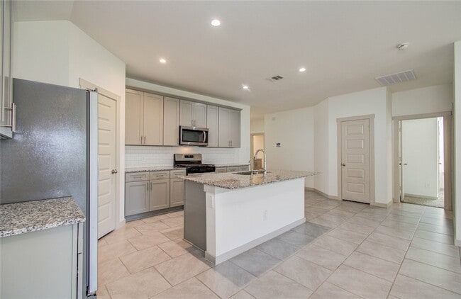 Building Photo - 4930 Natchez Trce