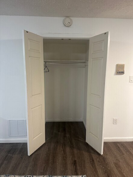 Building Photo - 12747 Franklin Farm Rd