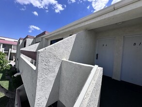 Building Photo - 441 Moser Ave