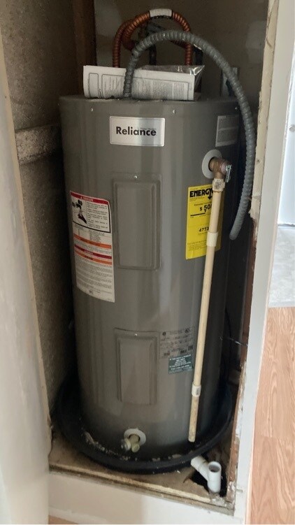 Building Photo - 30 Fern St