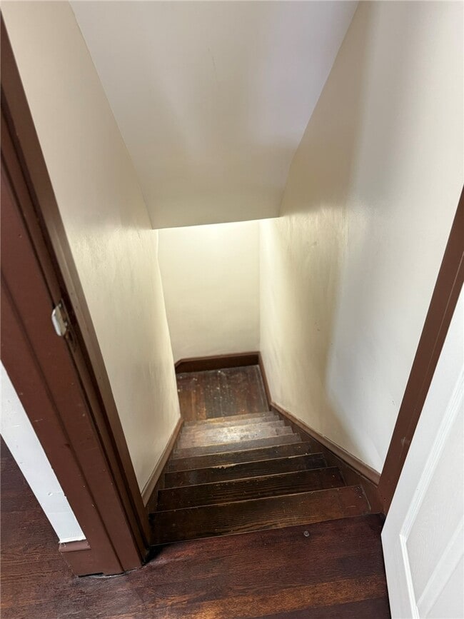 Building Photo - 414 Walnut St