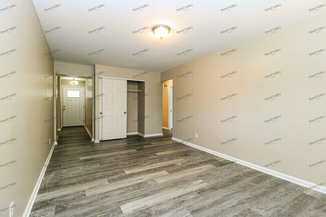 Building Photo - 24 Brixworth Ct