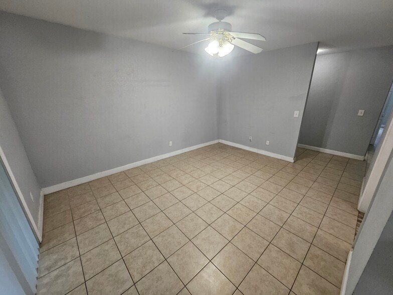 Building Photo - 2401 Barley Club Dr