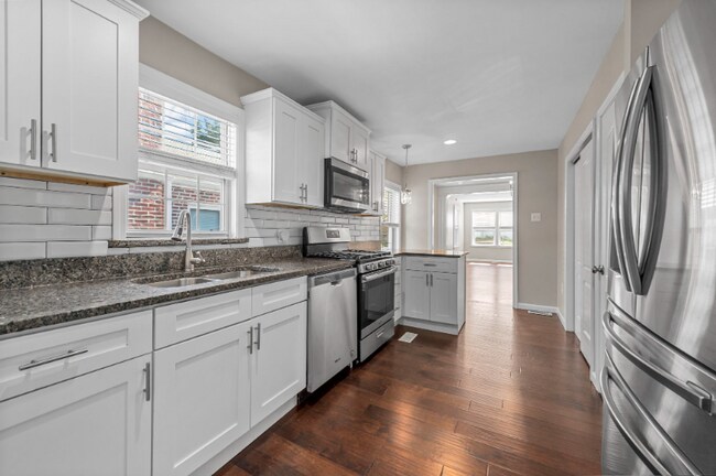 Building Photo - 6837 Julian Ave