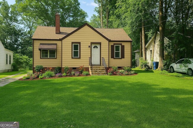Primary Photo - 1215 Lyndale Dr SE
