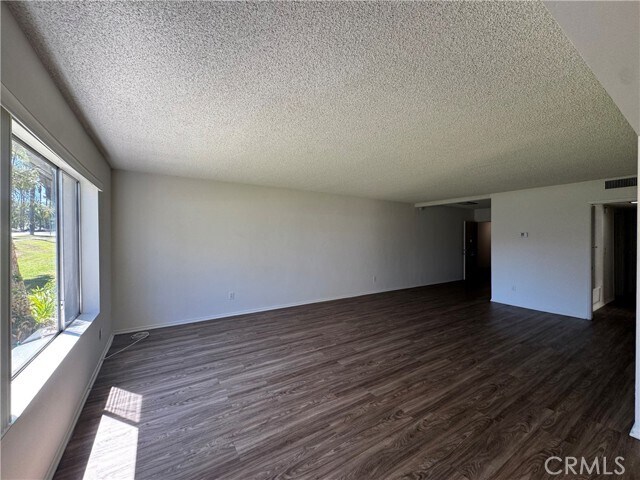 Building Photo - 475 E Cypress Ave