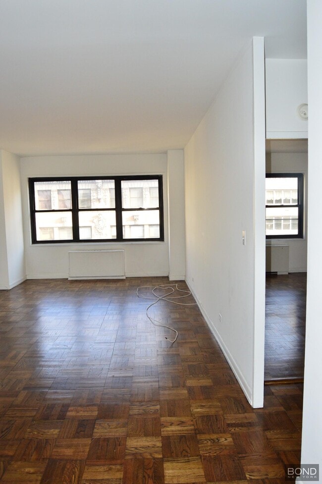 Building Photo - 96 Fifth Avenue