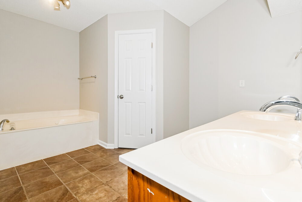 Building Photo - 7892 Jane Ayre Dr