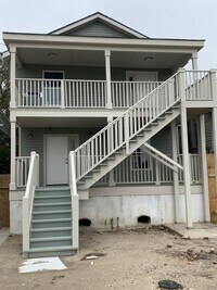Building Photo - 2084-2086NRoch