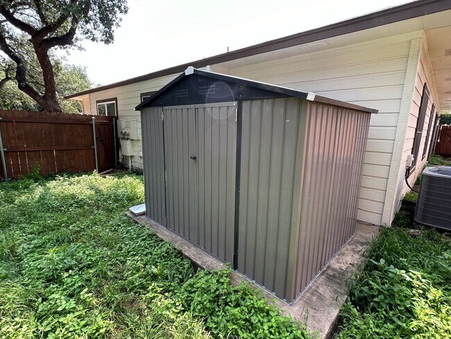 Building Photo - 8710 Weiser Dr