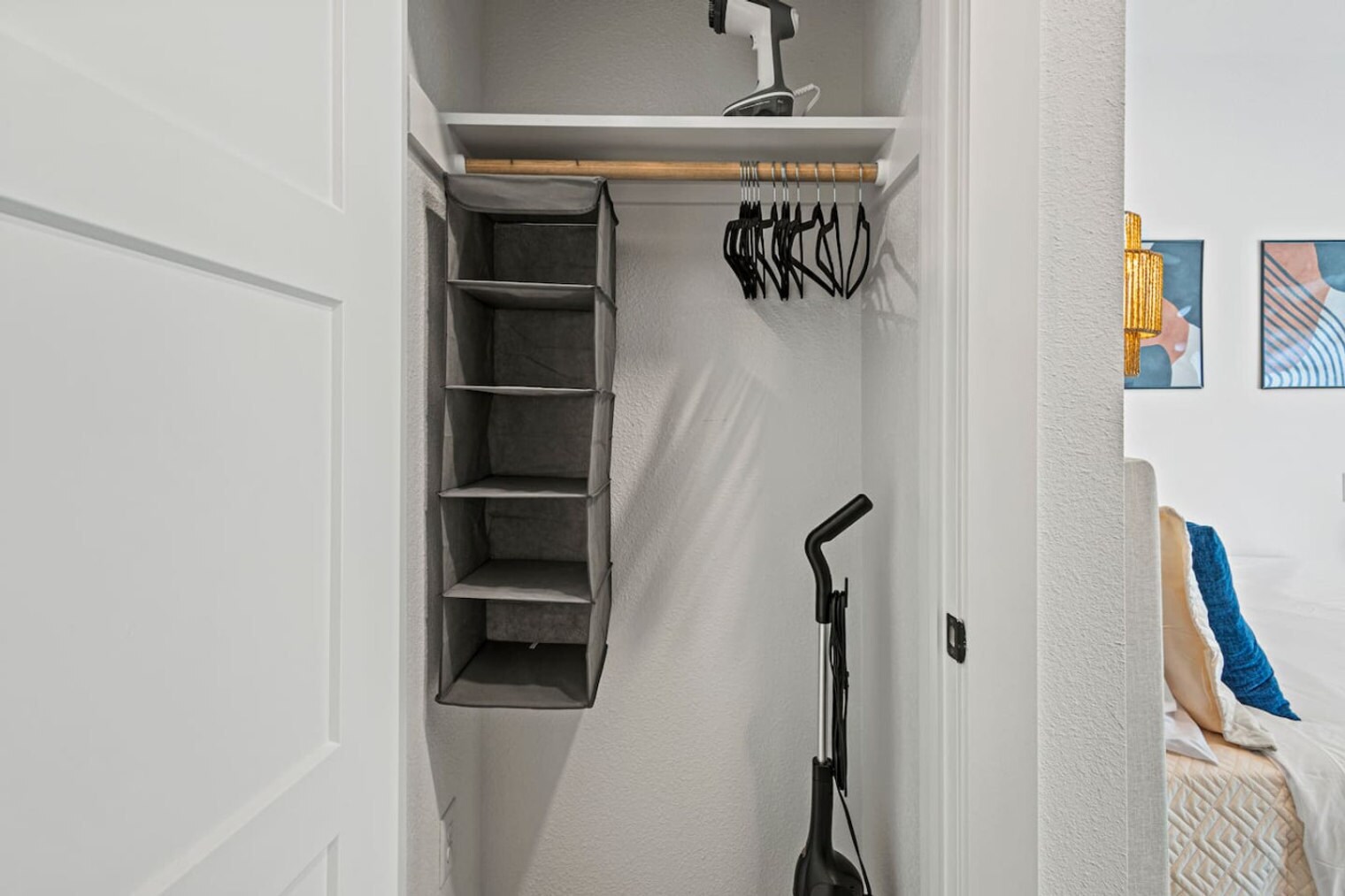 Building Photo - 596 W 9th St