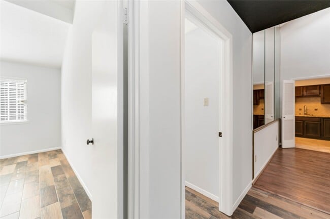 Building Photo - 2282 Gemini St