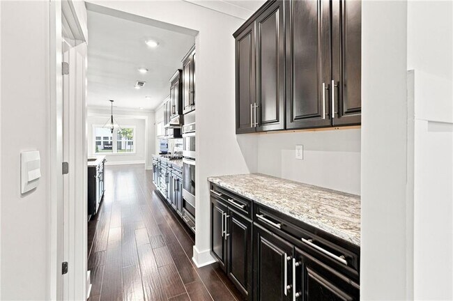 Building Photo - 901 Cedar Wing Terrace
