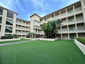 Building Photo - Modern Condo in a Gated Community Near Santana Row & Valley Fair!