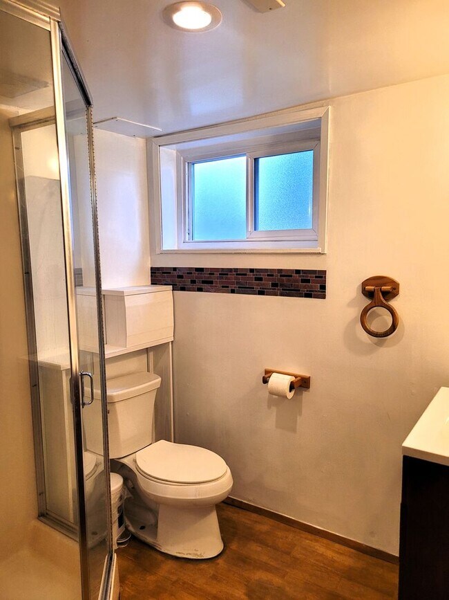 Building Photo - Spacious Unique Home in Central Location